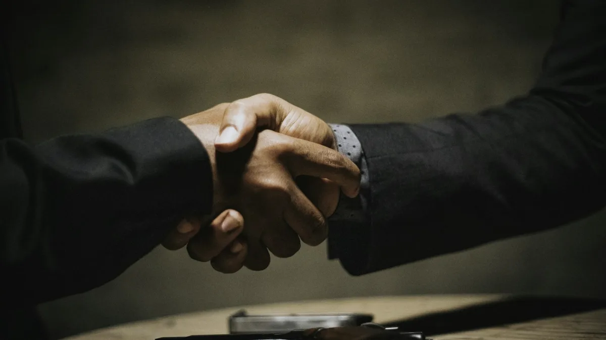ترمب يصعّد موقفه من زيلينسكي وسط خلافات الحرب