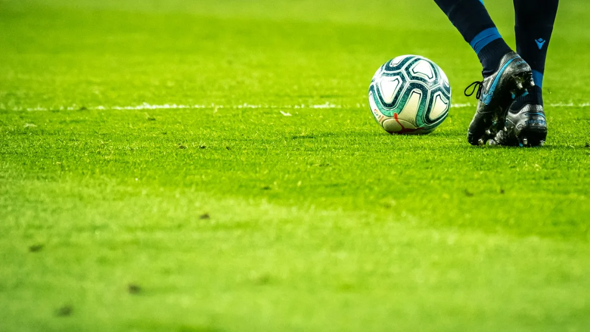 إنتر وبرشلونة يتنافسان على فين يلتش
