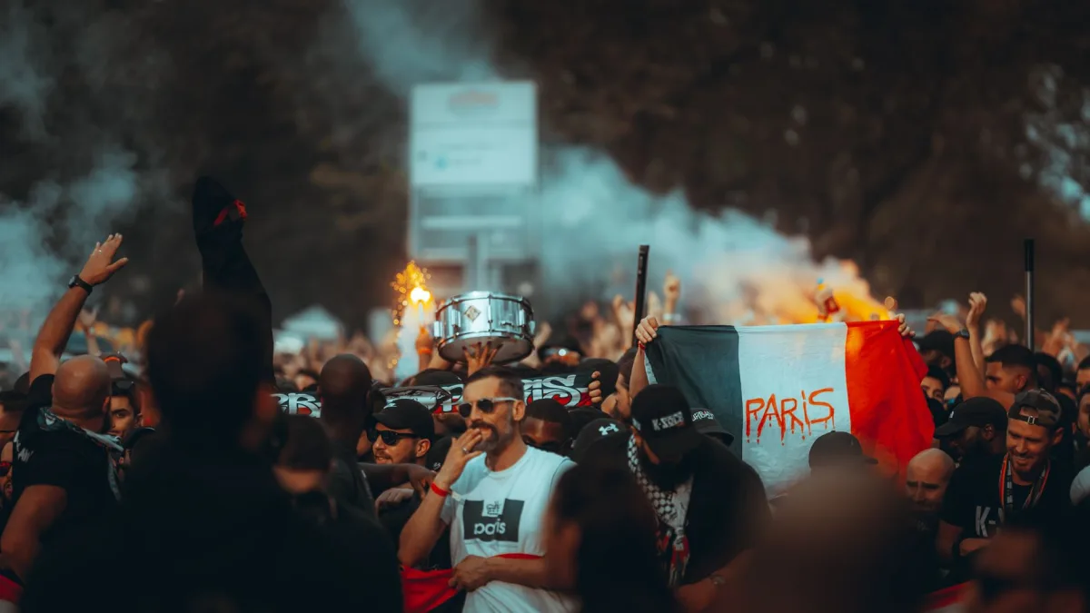 تجمع آلاف في باريس لتأبين ضحايا هجوم عنصري