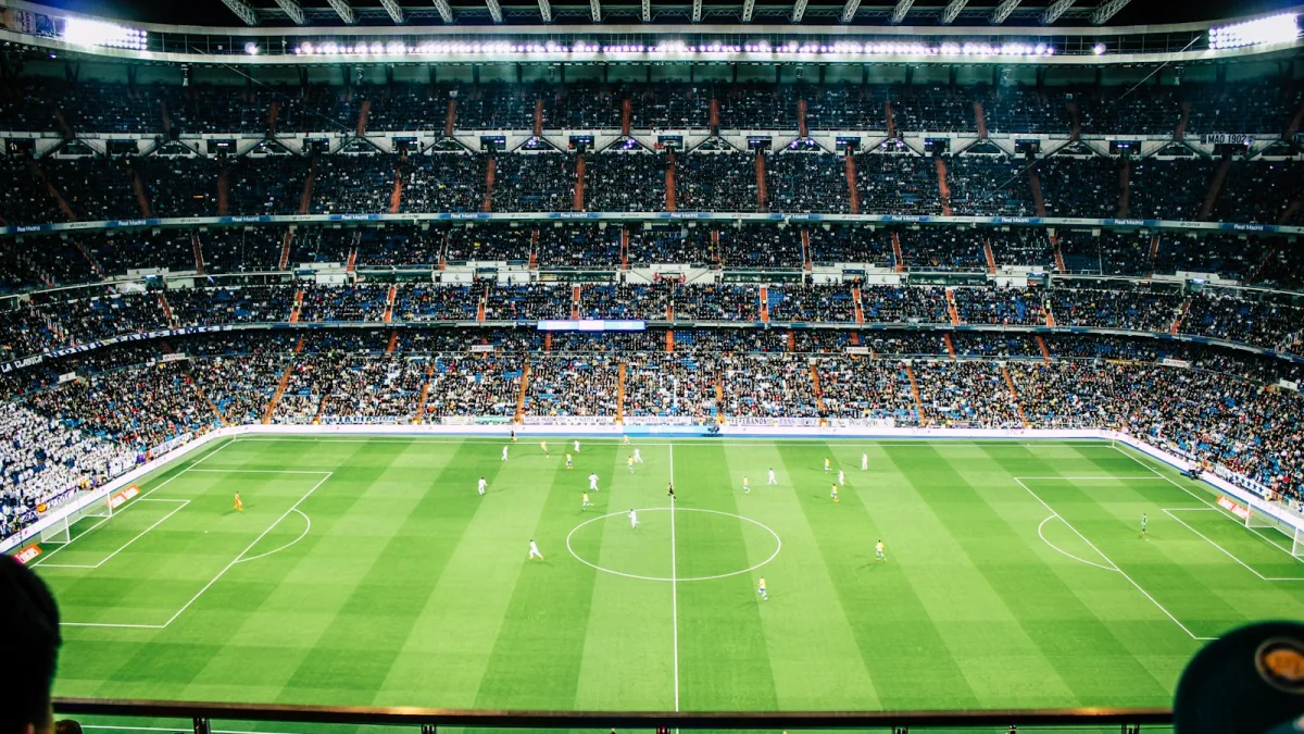 كلاسيكو برشلونة وريال مدريد يجمع 7 مرشحين للكرة الذهبية