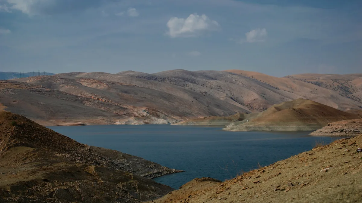 هجوم إيراني يستهدف مقراً لحزب كومله في كردستان العراق