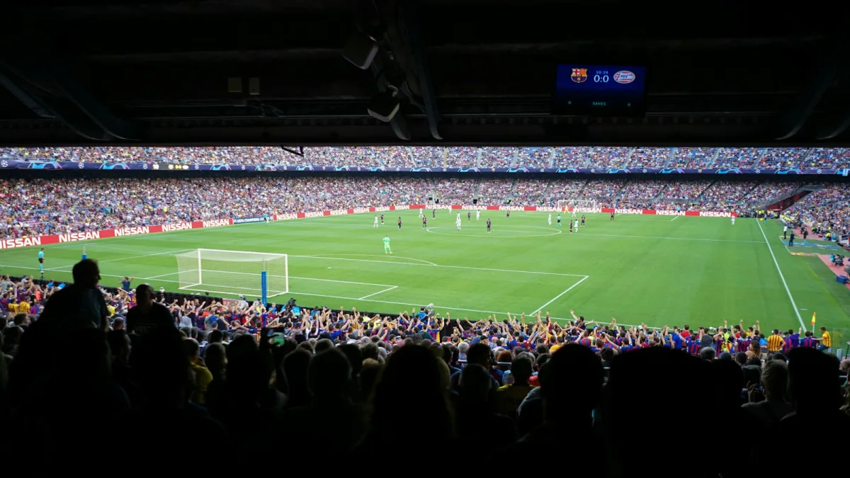 ريال مدريد يهزم برشلونة 2-1 بعد تجاوز ضغطه العالي